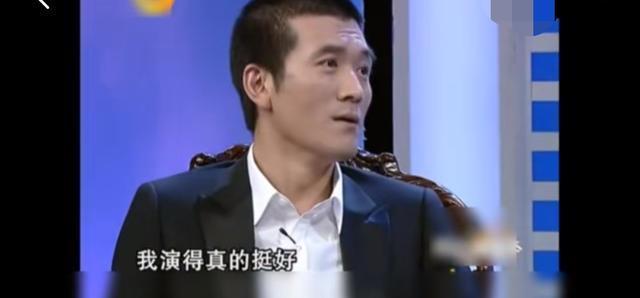 杨子表示他开始用更通俗、贴近大众的语言来表达自己，也就是说他开始说人话。这可能是指他之前可能使用了一些比较专业或者晦涩的语言，现在努力让自己说的话更加易于理解和接受。这是一种积极的改变，能更好地与大众沟通。当然，具体的情况还需要看他后续的表现和言论。