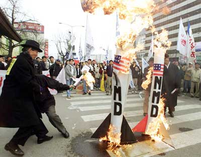 韩国首尔爆发大规模示威