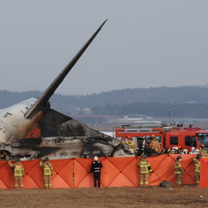 韩国客机碰撞爆炸事故已致120人死亡