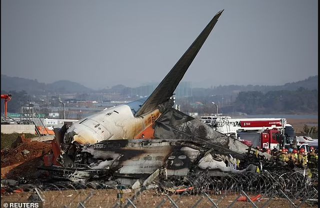 韩国空难机场跑道尽头为何有墙